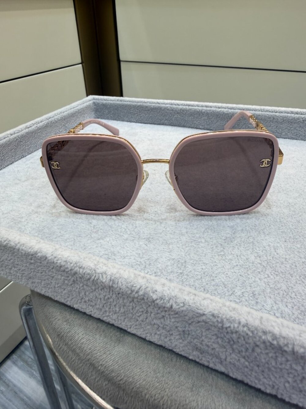 NWT CHANEL Pink Square Sunglasses with Gold Leather Chain Temples - Picture 2 of 9